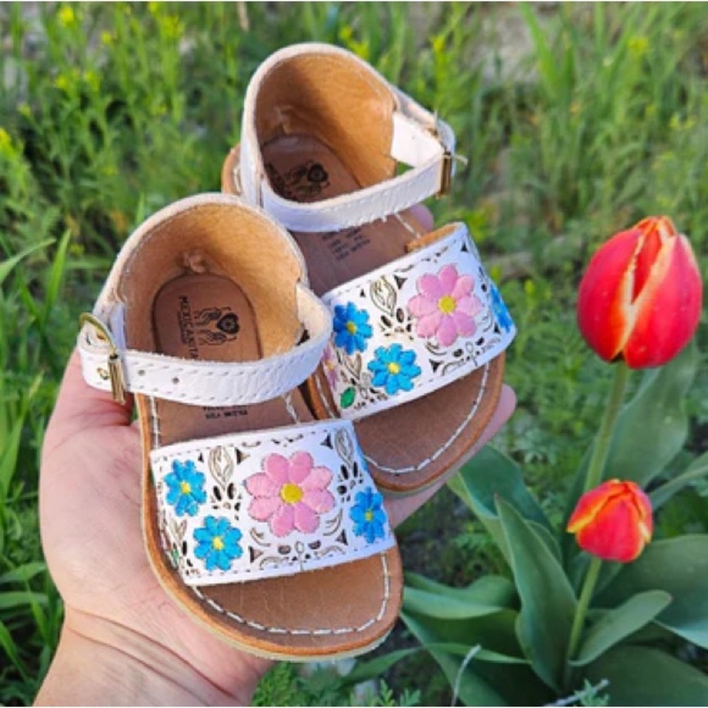 Guaraxez Chantal Floral Embroidered Sandals for Babies and Girls||Baby